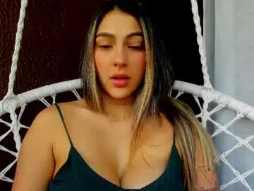 AlexisGrays – webcam model profile photo Image 12