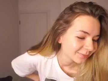 Kristallik-1 – webcam model profile photo Image 2