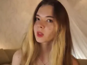 Kristallik-1 – webcam model profile photo Image 4