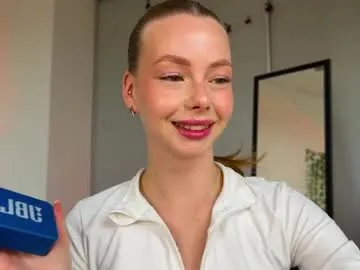 elli_harmon Image 6