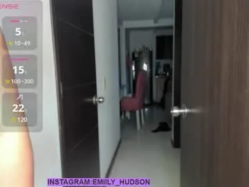 SheOnShe – webcam model profile photo Image 7