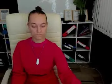 MinniMia free chat on liveonude Image 14