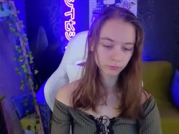 MinniMia free chat on liveonude Image 7