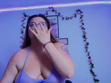 MinniMia – webcam model profile photo Image 2