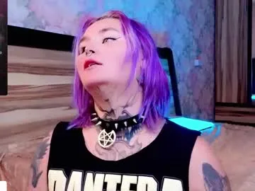 Almondmilka – webcam model profile photo Image 6