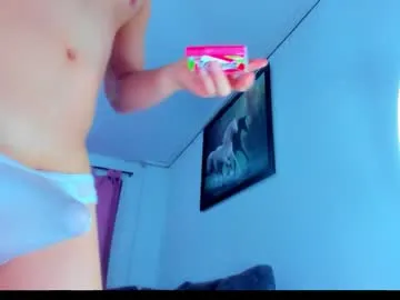 PeachPie – webcam model profile photo Image 11