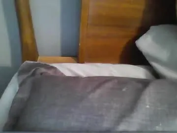 Vik1One1 – webcam model profile photo Image 2