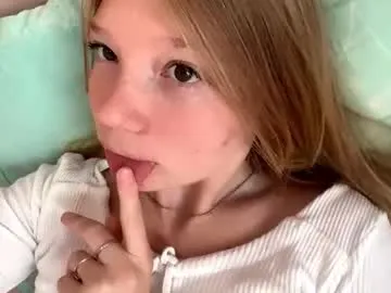 glossybabe_ – webcam model profile photo Image 8