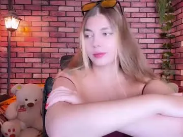 PeachGirl – webcam model profile photo Image 3