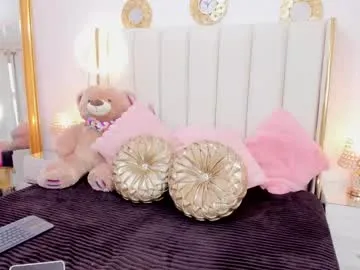 WhoreRobot – webcam model profile photo Image 4