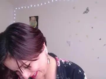 xlunami – webcam model profile photo Image 5