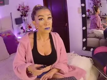 xunybany – webcam model profile photo Image 10