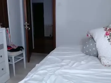 julia_renard – webcam model profile photo Image 16