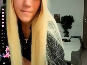glossybabe_ – webcam model profile photo Image 17