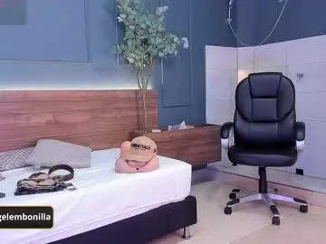 xlunami – webcam model profile photo Image 10