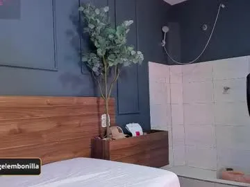 xlunami – webcam model profile photo Image 12