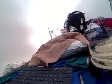 MinniMia – webcam model profile photo Image 5