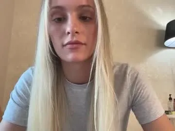 ANGELonDUTY – webcam model profile photo Image 16