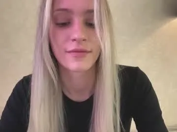 ANGELonDUTY – webcam model profile photo Image 18