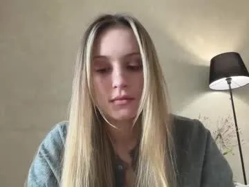 ANGELonDUTY – webcam model profile photo Image 6