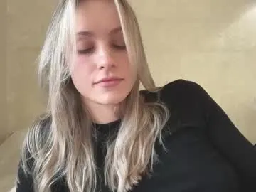 ANGELonDUTY – webcam model profile photo Image 8