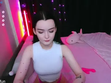 Likachkaa – webcam model profile photo Image 8