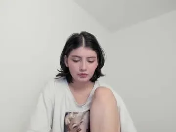 PeachGirl – webcam model profile photo Image 16