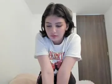 PeachGirl – webcam model profile photo Image 8