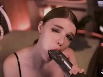 shiny-lily – webcam model profile photo Image 19