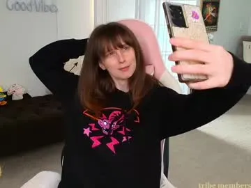 Naughty-Mailey – webcam model profile photo Image 2