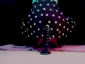 cute_fox_girl – webcam model profile photo Image 15