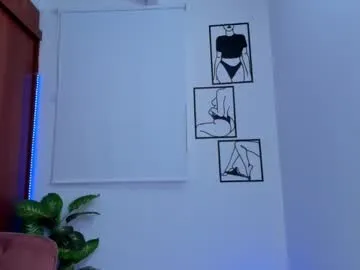 MinniMia – webcam model profile photo Image 7