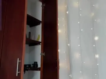 blonde_bigtits – webcam model profile photo Image 9