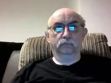 izelevans – webcam model profile photo Image 15