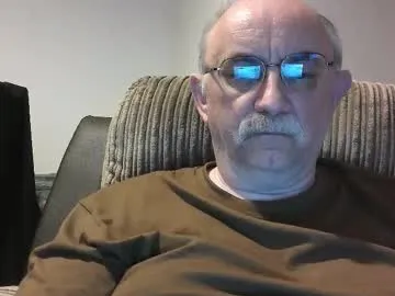 izelevans – webcam model profile photo Image 19