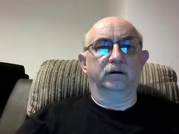 izelevans – webcam model profile photo Image 7