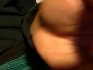 Ellidi – webcam model profile photo Image 3