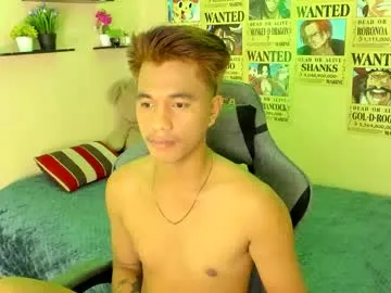 SheOnShe – webcam model profile photo Image 7