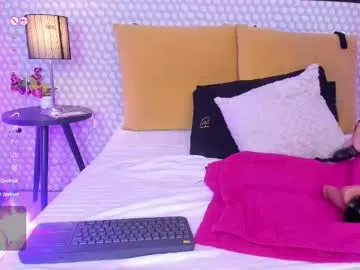 MaddieBryggs – webcam model profile photo Image 12