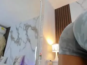 wellicaren – webcam model profile photo Image 17