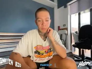 krissone – webcam model profile photo Image 16