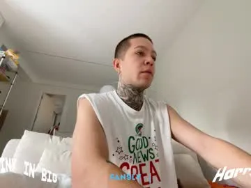 krissone – webcam model profile photo Image 3