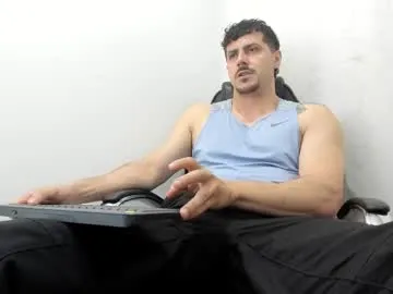 MinniMia – webcam model profile photo Image 2