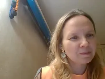 Ellidi – webcam model profile photo Image 2