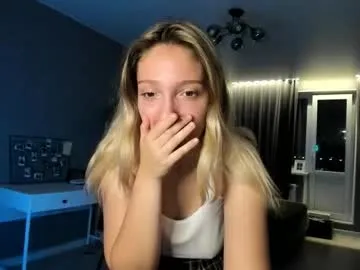 blonde_bigtits – webcam model profile photo Image 2