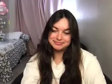 Naughty-Mailey – webcam model profile photo Image 3