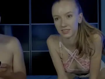 shiny-lily – webcam model profile photo Image 14