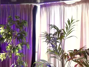 adria_ross – webcam model profile photo Image 8