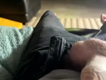 hugeaussiedong84's Thumb Image