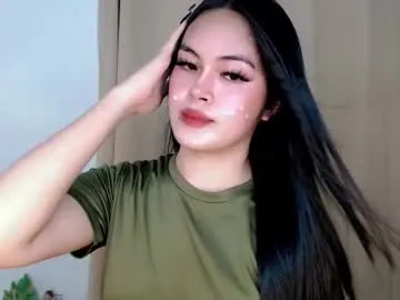 Almondmilka – webcam model profile photo Image 12